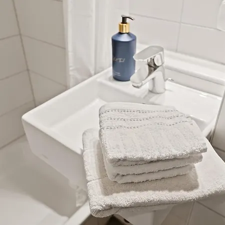 Smart In Bestlage! Self Check-in, Neu! Appartement Keulen
